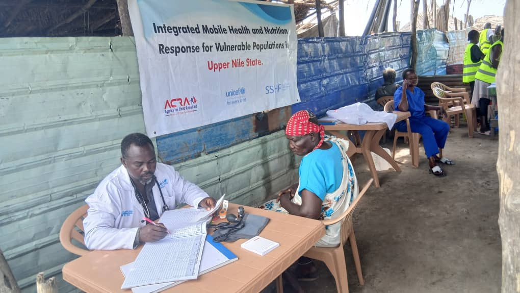 ACRA_SouthSudan's tweet photo. 📍 Tuja, Tonga Payam, Panyikang County 🇸🇸

ACRA’s mobile health team is continuing to deliver essential primary healthcare services to vulnerable communities in Tuja, Tonga Payam, bringing healthcare closer to people with limited access to health facilities.

The outreach provides a comprehensive package of services, including antenatal care (ANC), routine immunization, curative consultations, and health education sessions. Community members have responded positively, with a strong turnout reflecting the growing demand for accessible, quality healthcare.

By bringing services directly to communities, we are helping improve access to lifesaving care and promoting healthier, more resilient communities.

With support from the South Sudan Humanitarian Fund (SSHF) through by @OCHASouthSudan