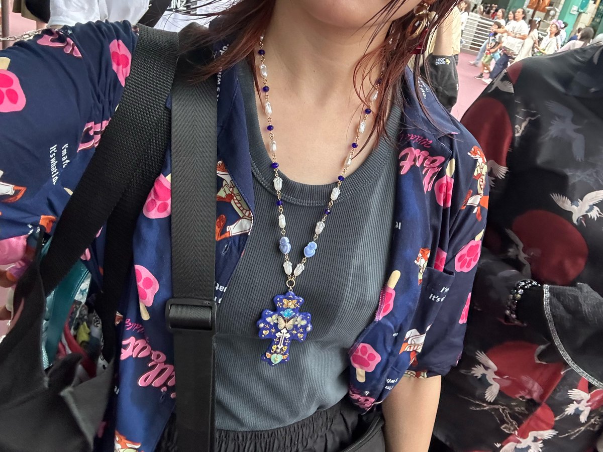 Ittt_9's tweet photo. 私は余裕こいてたら滝みたいな所で
トバァアアッって真上から水が降ってきて下着まで濡れた🥶
ずぶ濡れ侮ったらアカン https://t.co/TbSrHoPkjm