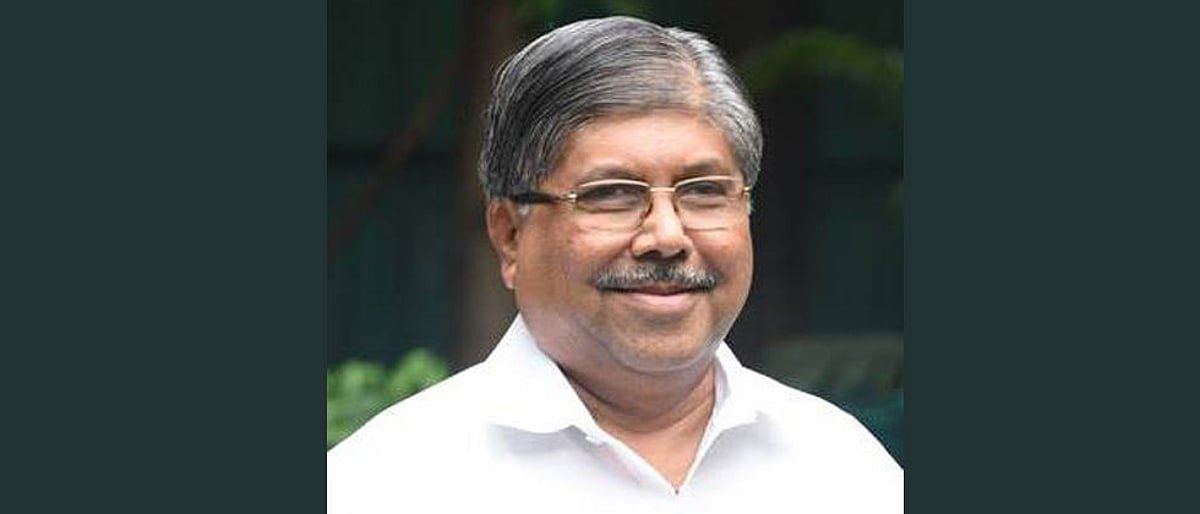 SumitMNS9's tweet photo. NEET paper got leaked from Maharashtra,

5 accused are from Maharashtra,

So Along with Dharmendra Pradhan, Maharashtra's Higher &amp; Technical Education Minister @ChDadaPatil should also resign!

Even he should take accountability and resign from the post!

#Mumbai https://t.co/iLgPSw2E6H