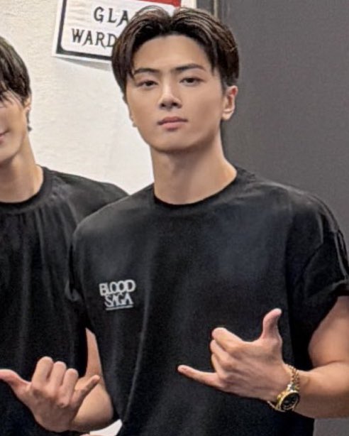 h_eva_n's tweet photo. GANTENG BGT????? https://t.co/AL6vRjc8QI