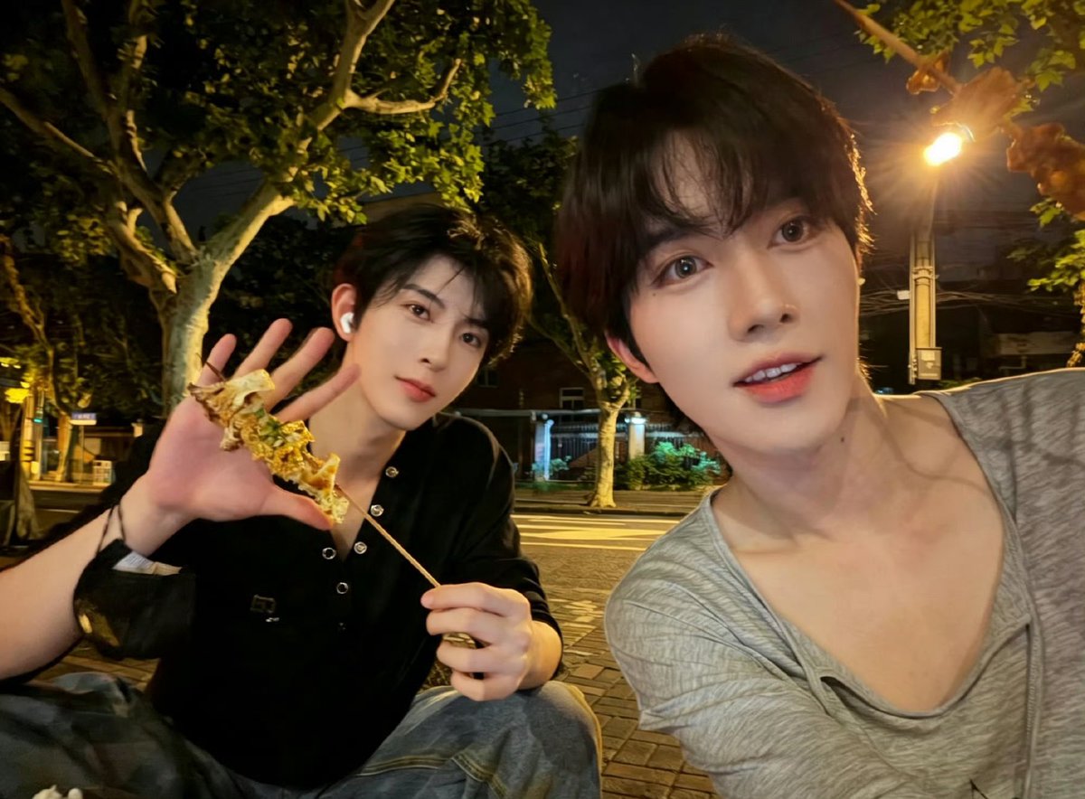 HuangXingTH's tweet photo. WEIBO | 邱鼎杰_kipuka UPDATE

ขอดูคำตอบของคุณหน่อย~

คีย์เวิร์ดของอารมณ์วันนี้คือ: ______
#การพบพานในฤดูร้อน#

🖇️ https://t.co/0ffq79nqfl

#EliotHuang #HuangXing #XingQiu https://t.co/flj7pDeRdk
