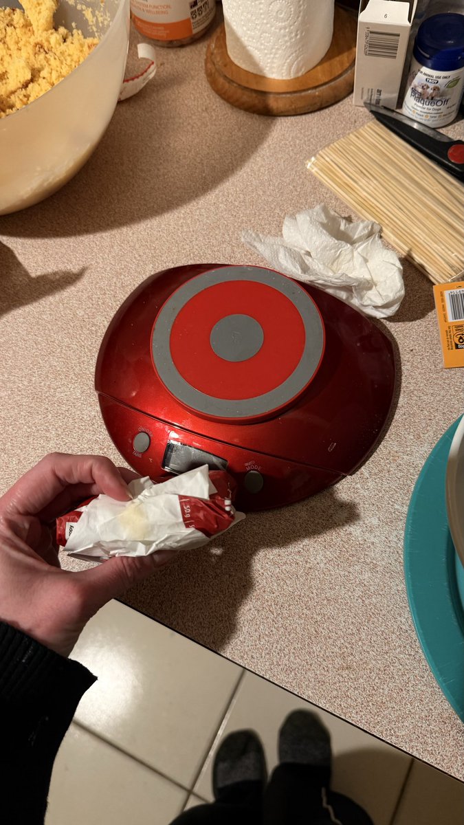 skyesacct's tweet photo. Making cake pops for a friends bday party and just. The amount of butter I’ve used just making two cakes (by the box instructions I don’t hav the energy atm for from scratch) 
Ew https://t.co/LmPboiyXAZ
