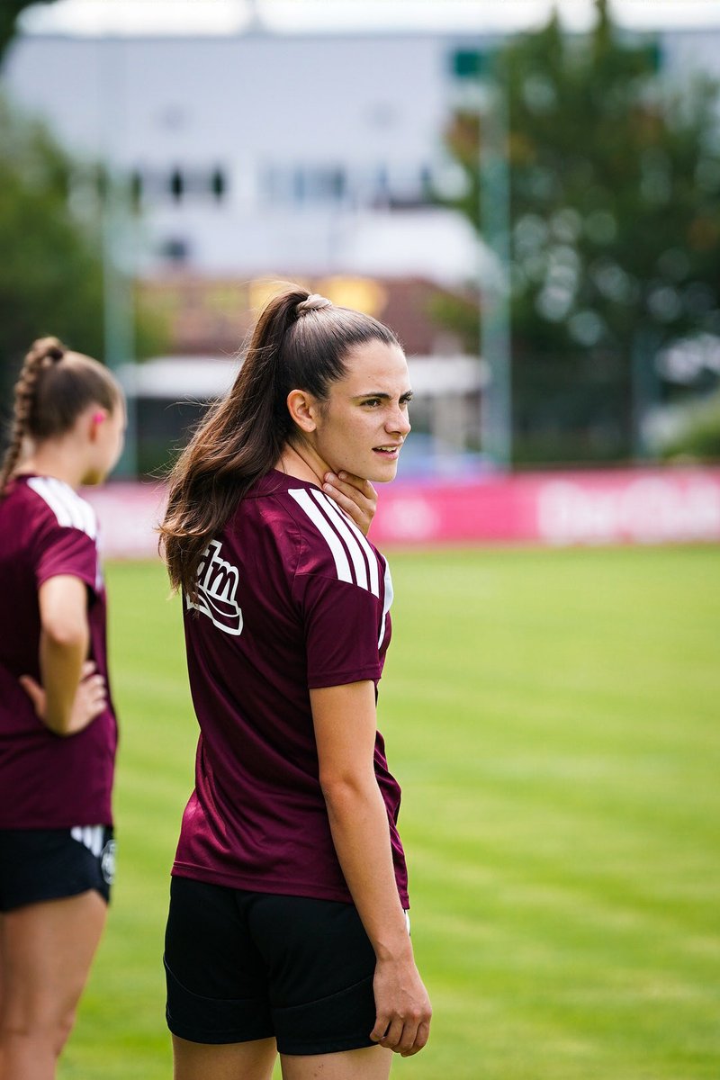 clubfrauen's tweet photo. Warm-Up done ✅
#FCCFCN | #fcn | #clubfrauen https://t.co/JPtj1x55wx