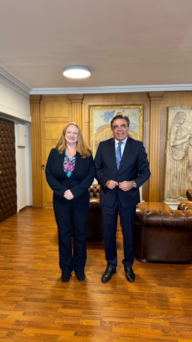 MinagricPress's tweet photo. Ο ΥπΑΑΤ @MargSchinas και ο Υφυπ. Εξωτερικών @htheoharis  συναντήθηκαν με την πρέσβειρα της Αυστραλίας A. Duncan @AusAmbAthens
Στο επίκεντρο: η προστασία της φέτας &amp; του ελαιολάδου στη συμφωνία ΕΕ-Αυστραλίας, επενδύσεις &amp; ενίσχυση των ελληνικών εξαγωγών.
https://t.co/MA8B6iw1ks https://t.co/im9LWtpZoK