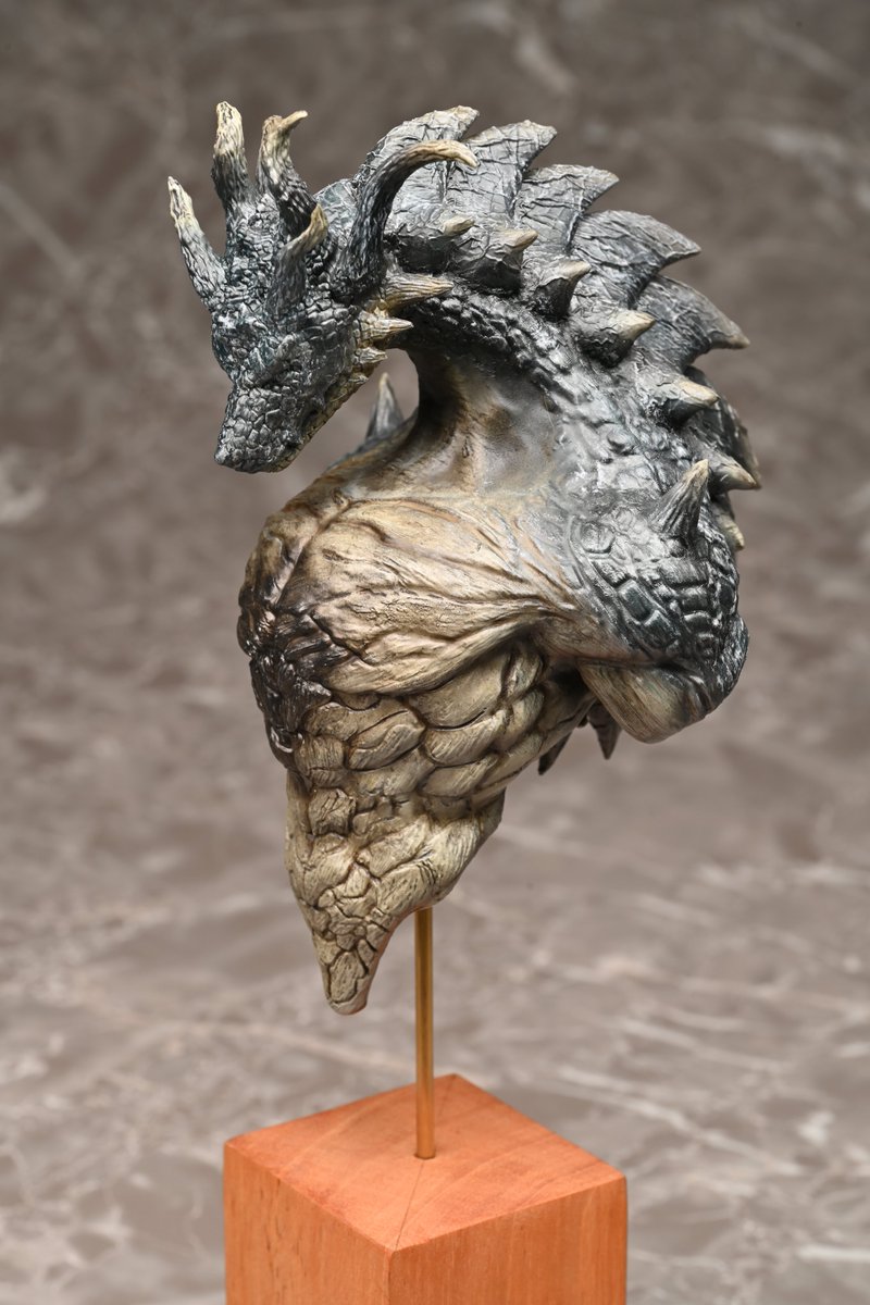 naga_creatures's tweet photo. 【WF2026S告知②】
卓番 6-19-03

バハムート胸像完成しました
ワンフェス2026夏で販売します
3D出力品キット
全長約20cm
価格7000円
よろしくお願いします🙇‍♀️
 
#WF2026S #WF2026Sおしながき https://t.co/6vqnNDd1Ek