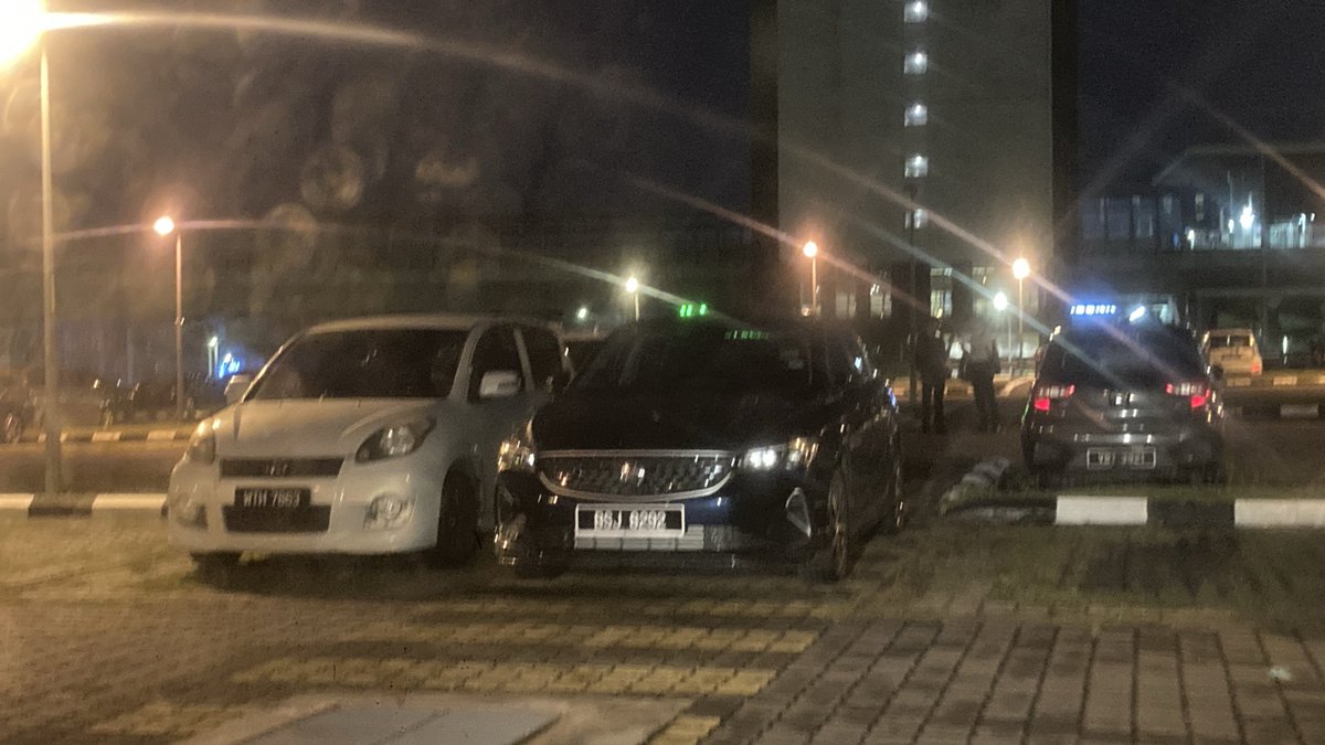 Priyaya's tweet photo. @askrapidkl same car, same location… why is this allowed? this car is blocking pedestrian walkway! https://t.co/ZOuYxOKX8a