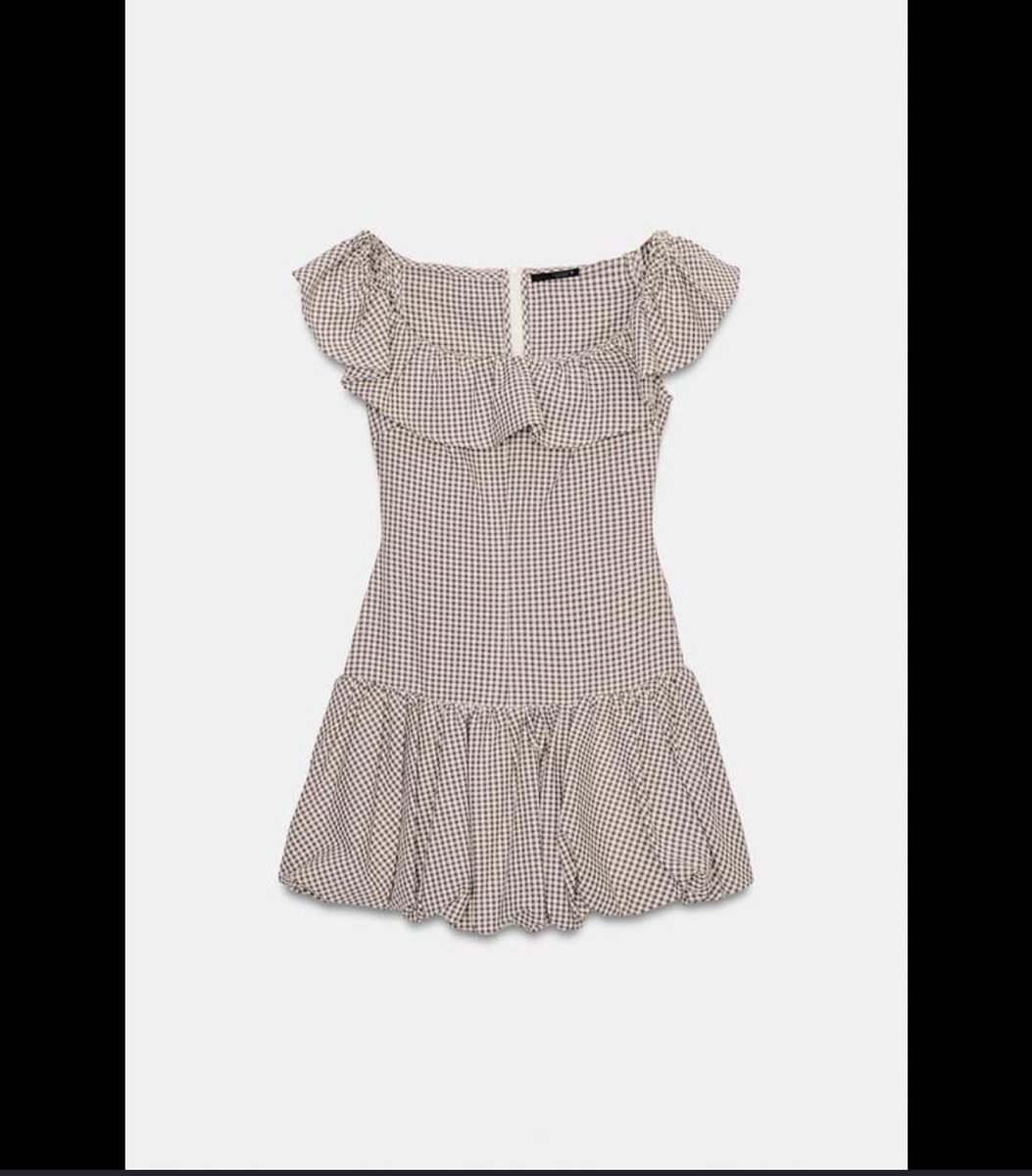 sunflower24kk's tweet photo. guyssss ada yg mau dress zara ngga? aku baru beli and belum pernah pake sama sekali.. masih ada tagnya jugaaa. hit me up yaaa guysss masi new bgt☹️☹️☹️ #zonauang 
pls help guysss area jabodetabek💗💗 https://t.co/BG1SULaiVz