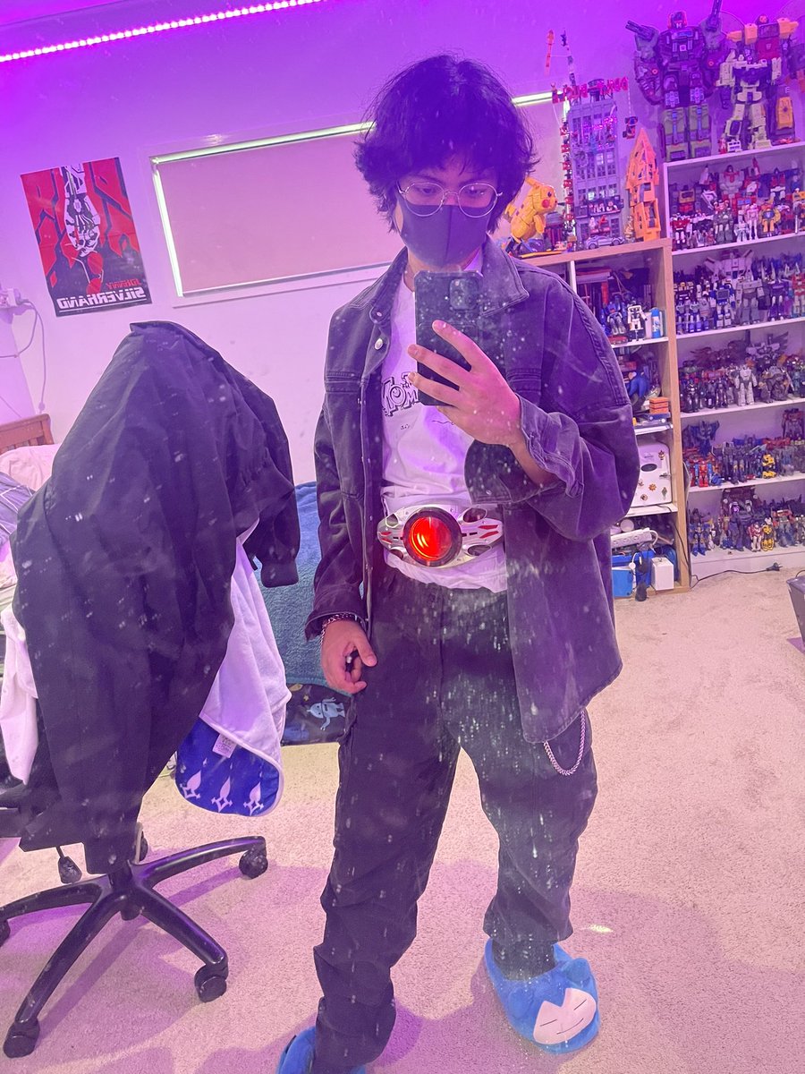EvelynLikesToku's tweet photo. Normalise Kamen Rider drivers in fashion. https://t.co/DObcvJp5DI