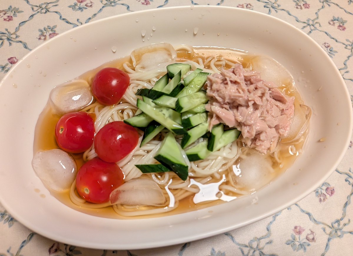 yudevo114's tweet photo. 夕飯 https://t.co/LqptN4CWys