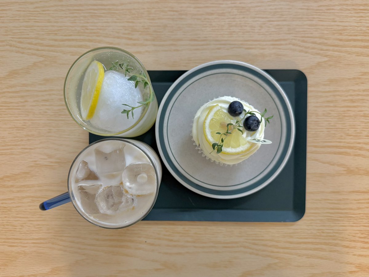myfavoritePart2's tweet photo. 지금부터 레몬 탱 탱 탱 🍋 https://t.co/WxSsXIG6BO