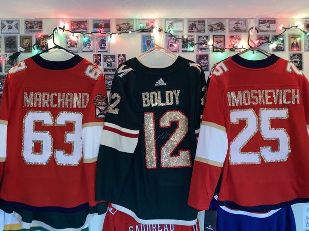 x - b🏒 tweet media