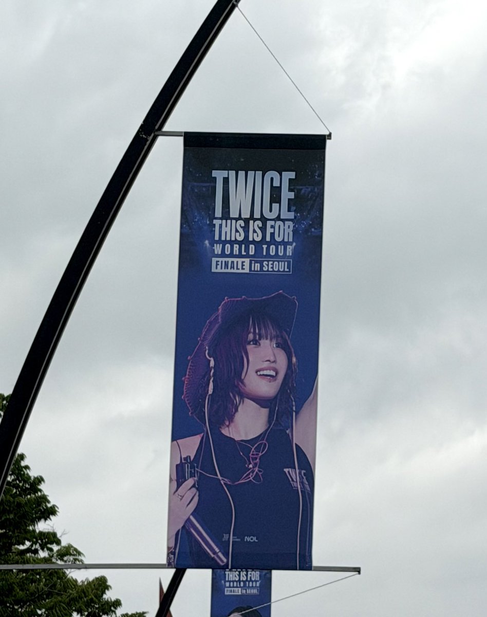 momo___96___'s tweet photo. TWICE <THIS IS FOR> WORLD TOUR FINALE IN SEOUL🤍🎶✨

もう1週間以上経った🥲
楽しすぎたなーー！！！！ https://t.co/s5zeKbcNMf
