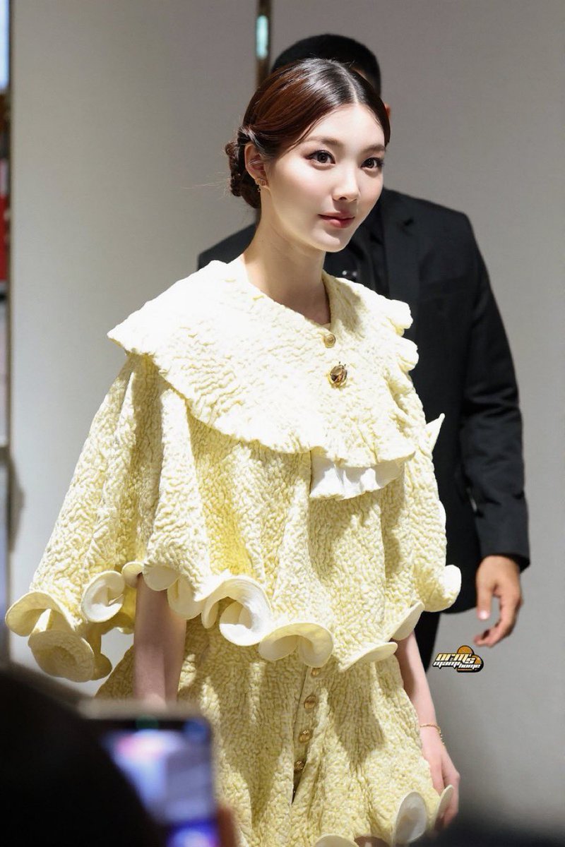 lllyorm's tweet photo. น้องเป็นเค้กก้อนน้อยนุ่มๆ ฟูนิ่ม สีเหลืองน่ากินมาก 🥹💛

LINGORM DIOR BA AT PARAGON
#OrmKornnaphat #Dior
#LingOrmAtDiorSiamParagon 
@ormmormm @Dior @XFashion https://t.co/PGItcxPEeV