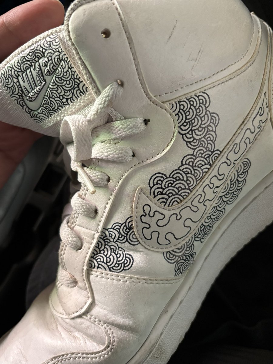 everyday_muscle's tweet photo. 色入れるよ
#NIKE 
#カスタムシューズ https://t.co/4pTQaC2cTm