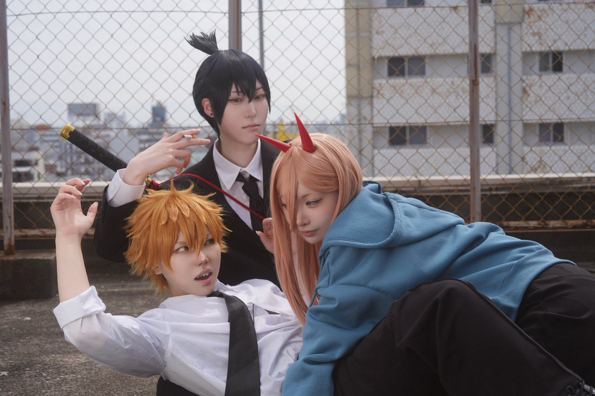 xxxarlxxx_'s tweet photo. cos.チェンソーマン

早川家
🪚@xxxarlxxx_ 
🍂@mmts0_0 
🩸@hjhjhhj2000 

photo @tora_came_cos 

#chainsawmancosplay
#chainsawman https://t.co/vak017QVHI