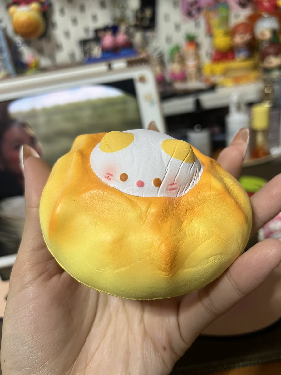 aamaiaas's tweet photo. มือ2ไม่น่ามีรอยตามภาพ ขอคนเอาไปเล่น 70ส่งฟรี เนื้อดี หอม #squishy #ส่งต่อสกุชชี่ #ตลาดนัดสกุชชี่ #สกุชชี่มือสอง #สกุชชี่แรร์ #ibloom #moozy #สกุชชี่ https://t.co/fDrUj0pLaP