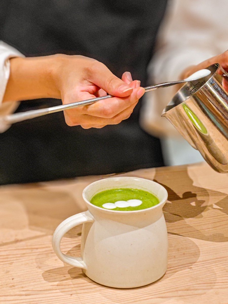 Tharoonbalasub1's tweet photo. Just tried a zero-waste matcha latte at the new community spot—creamy, earthy, and no single-use cup! Game-changing small joy today ， https://t.co/H9ZVHucDHo