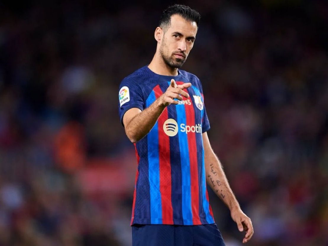 TouchlineX's tweet photo. 🚨 𝗝𝗨𝗦𝗧 𝗜𝗡: Sergio Busquets could return to Barcelona as a coach. 

He wants to start his coaching career and is in talks to join Barça Atlètic (youth side) as the assistant.

— @sport https://t.co/j5zdBtvVzH