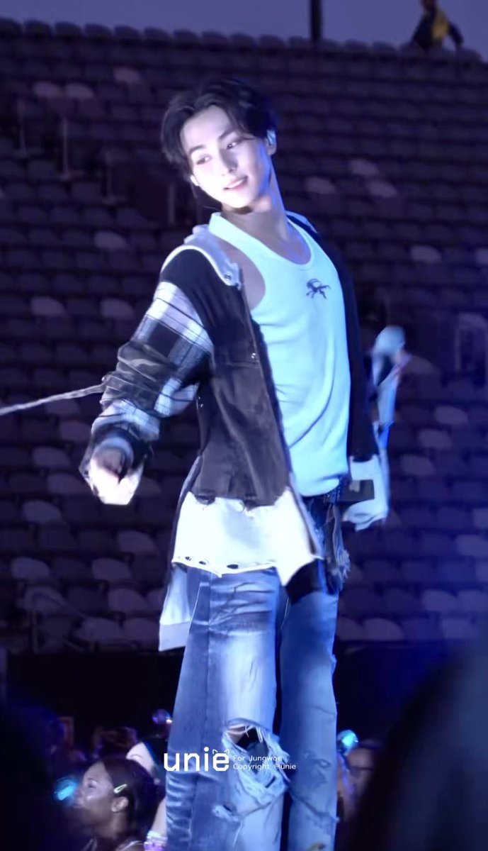 wonrzk's tweet photo. girlwon https://t.co/gBTq5icPMo