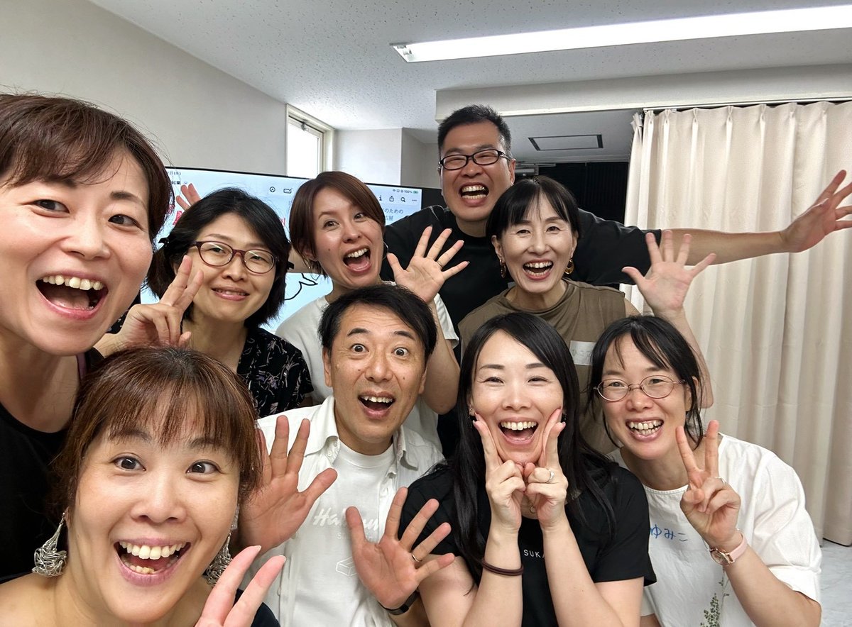 tennen_k_ws's tweet photo. 「表現ひとつで、人生は動き出す」起業家のための自己表現・体感ワークショップ in 名古屋

39℃の名古屋で、こんな笑顔になれました！
はじめましての方々もいる中、たった2時間で旧知の仲みたいなこの雰囲気。

皆さま、ありがとうございました～ https://t.co/YcGhdRAaZ4