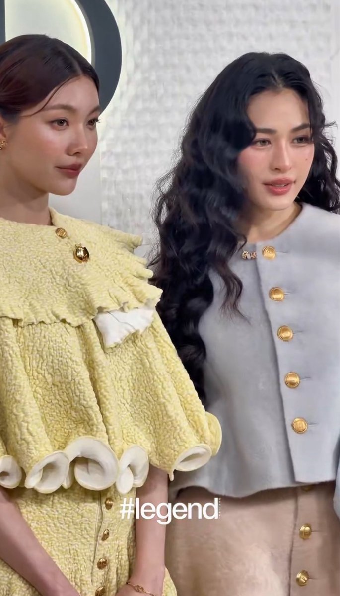 kang_husband24's tweet photo. หลิงออมกับการพรีเซนต์ Dior ในยุคพ่อใหญ่โจนาธาน✨ 

LINGORM DIOR BA AT PARAGON #LingOrmAtDiorSiamParagon https://t.co/22RhTL2om6
