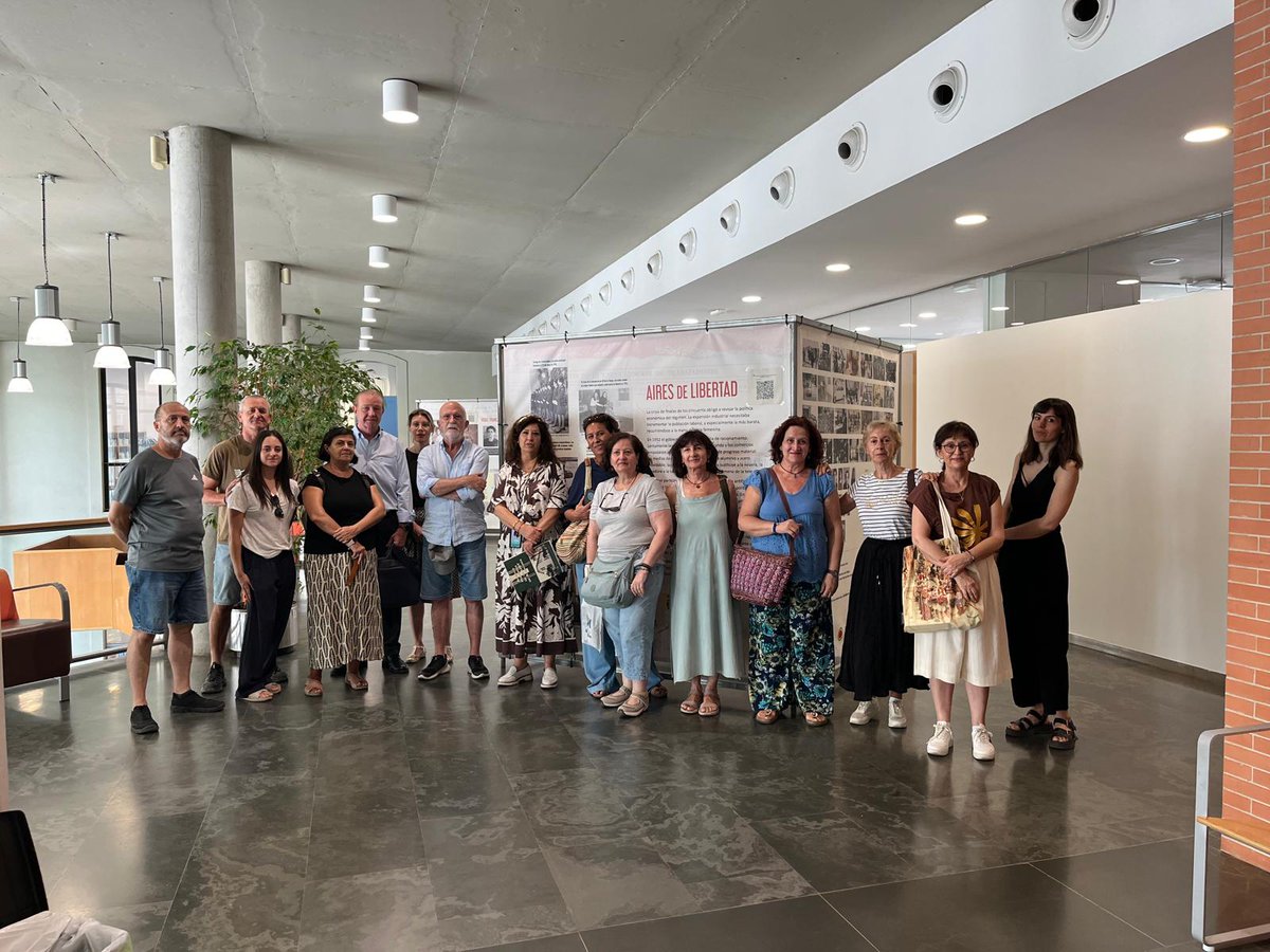 archivofudepa's tweet photo. Visita guiada a la exposición «Historia y Memoria con nombre de mujer», de FUDEPA organizada por Biblioteca Central Antonio Gala de Córdoba.
Gracias a todas las personas asistentes por su interés y participación.
📍 Hasta el 30 de septiembre.
#MemoriaDemocrática #FUDEPA https://t.co/l3kRtylOH4