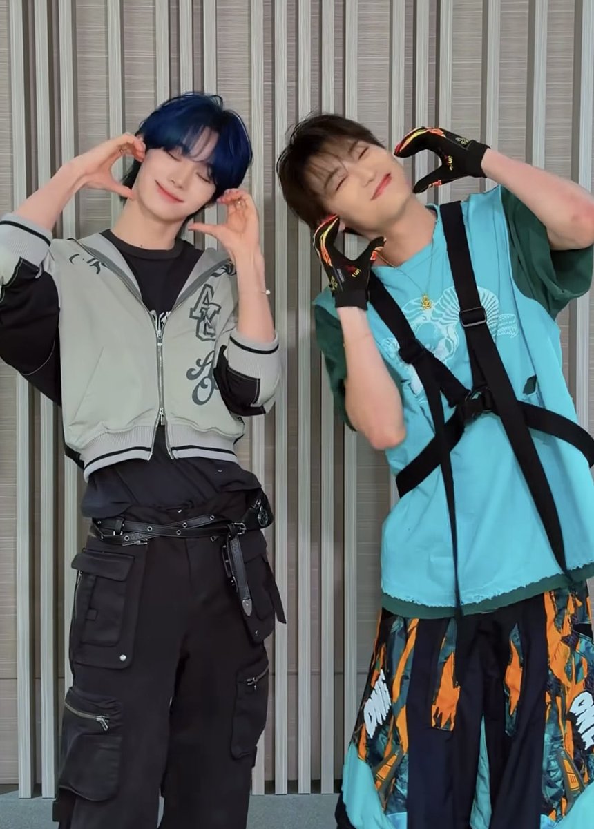 u_sa__s2's tweet photo. けーぽ界隈かけ持ちしてるウチ大歓喜の供給量🎶
まじで2人ともぜっったい事務所プレディス。特���アロハ、君はTWS顔すぎる。 https://t.co/7M5ifm1nWU