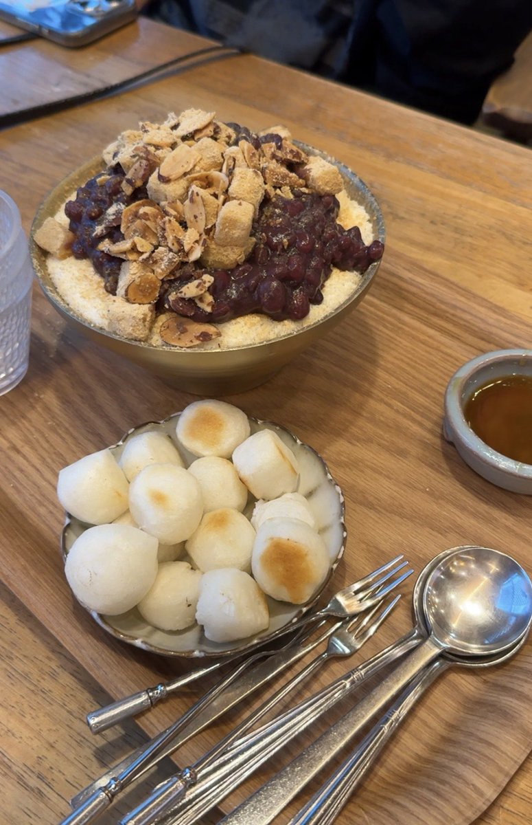 Sol__finetree's tweet photo. 목포에서 누가 돌아왔게~✌🏻
뭐가 그리 맛있었길래 1박을 추가했을까

3박4일 목포여행 타래 (feat. 해남과 무안을 곁들인) https://t.co/qdzHVt1onE