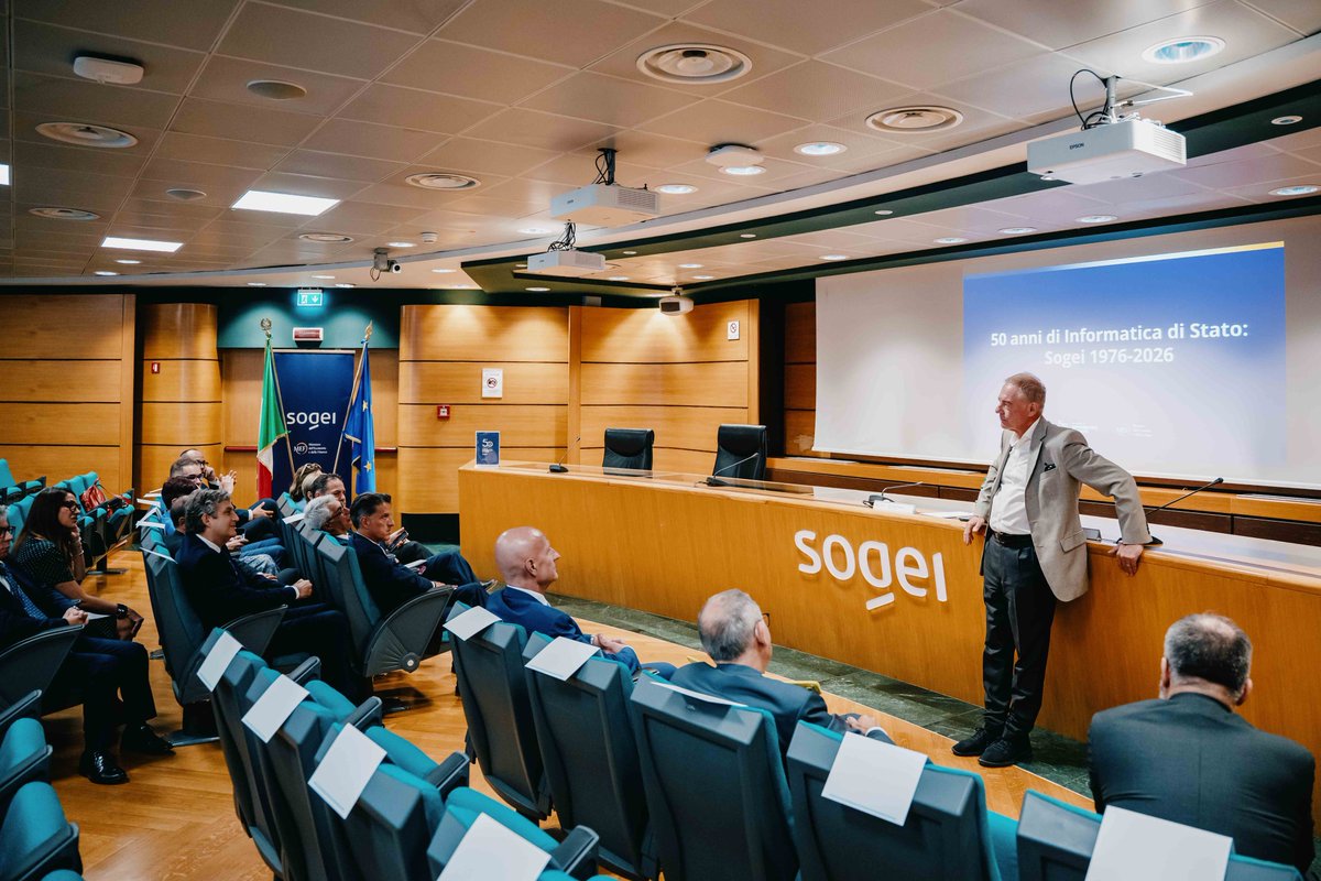 adolfo_urso's tweet photo. I #dati rappresentano una delle risorse strategiche più importanti del nostro tempo e la capacità di proteggerli e governarli è una condizione essenziale per la sicurezza e l’autonomia strategica del Paese.
#SovranitàDigitale non significa chiudersi agli altri, ma rafforzare la nostra capacità di scegliere, tutelando cittadini, imprese e istituzioni in uno scenario segnato da una crescente competizione tecnologica e da minacce sempre più pervasive. In questo contesto, il lavoro di Sogei è prezioso per garantire la sicurezza, l’affidabilità e la resilienza delle infrastrutture digitali strategiche dello Stato.
L'ho evidenziato nel corso della visita di questa mattina presso @Sogei_SpA.
@CCannarsa