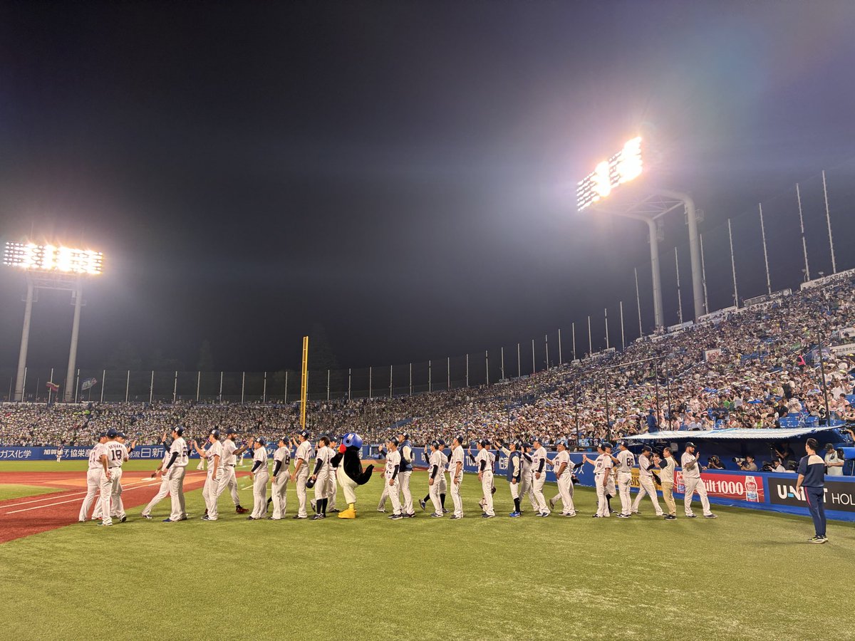 swallowspr's tweet photo. すわほー⛱️⛱️⛱️
8-5で逆転勝ち‼️
連敗ストップ🏆

#swallows #燕心全開 https://t.co/oopQ5EEmDX