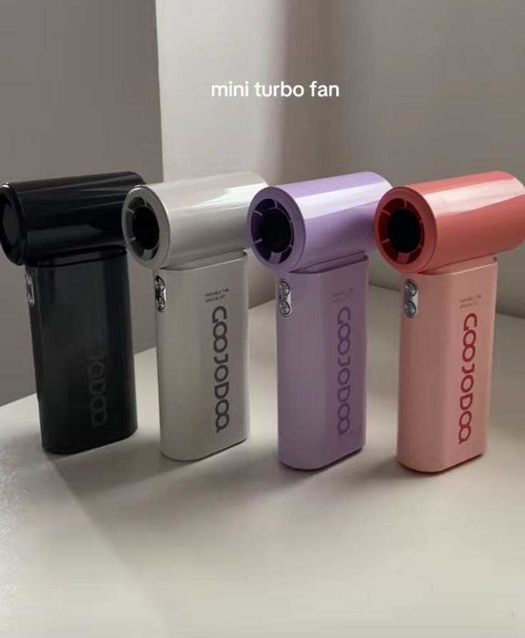 glowycha's tweet photo. 𝓢ummer? saya akan lawan!🫵

Kipas portable minimalis yang muat di mana saja. Teman setia hadapi setiap momen panasmu 🌞

#minifan #rekomendasi https://t.co/ytfV3EZ7NU
