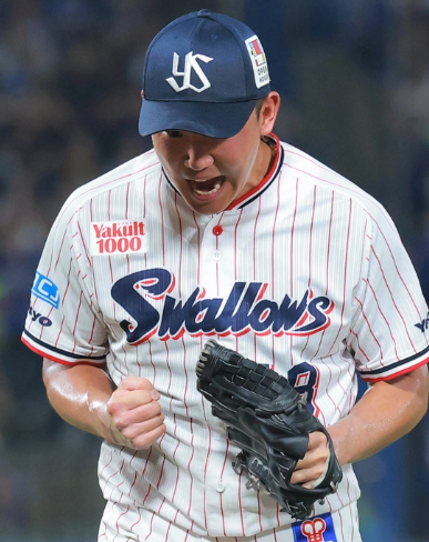 yakulpon's tweet photo. 【ヤクルト】逆転勝ちで連敗は7でストップ！借金4に減らす 内山4号 赤羽4号逆転V弾 長岡1号追加弾 奥川6回4失点も1か月ぶり4勝目(TBS NEWS DIG Powered by JNN)

ヤクルトは中日に逆転勝ちで連敗を7で止めた。通算42勝46敗1分で借金を4に減らした。
https://t.co/lFqA2XeZwP https://t.co/cprsyZdAOx
