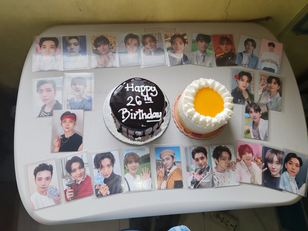 noturcupofty's tweet photo. Ty turns 26 today!! 

My cakes with my 26 favorite Joshua Photocards https://t.co/5uBNJMppvt