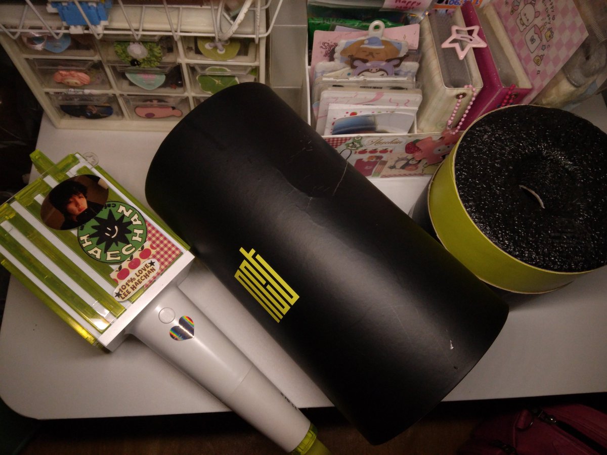 archaesun0's tweet photo. WTS Lightstick nct ver 1 ga pernah di pake konser, cuma di bawa ke event doang, mines box agak penyok (detail dm), udah ada akrilik buat tempel stiker
💰: 300k bisa 🍊 (exc adm shopee)
📍: kaltim
✅️: official connect app smtown

t. wts wtb lightstick nct https://t.co/ZwOA883Nhv