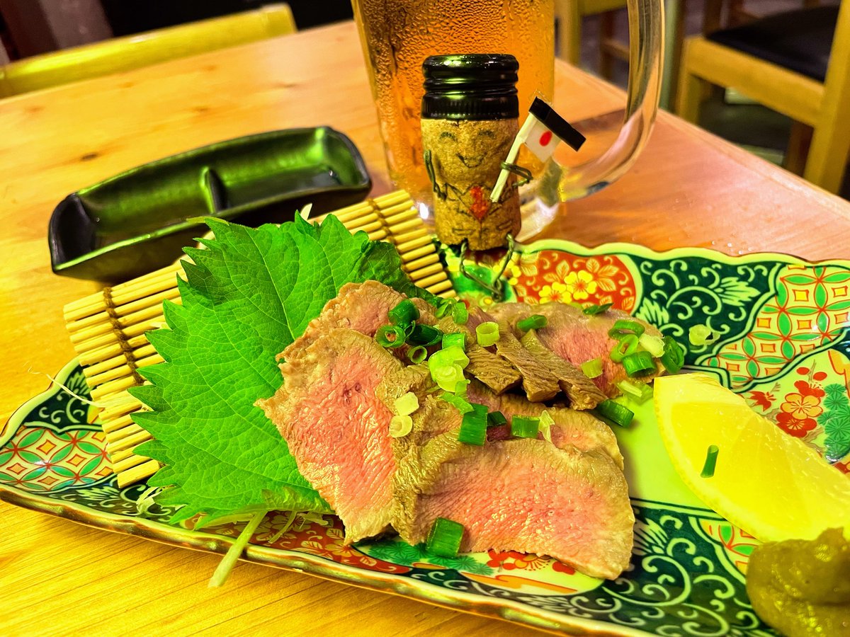 Winger2499's tweet photo. Ox tongue restaurant calls me
🐂ウシカイ🐂
「牛飼い」？おぉ、こんな都心に酪農家がいるのか？
…という好奇心から、飯田橋の「ウシカイ」にお邪魔しました😋 https://t.co/g4MSlbsS4b