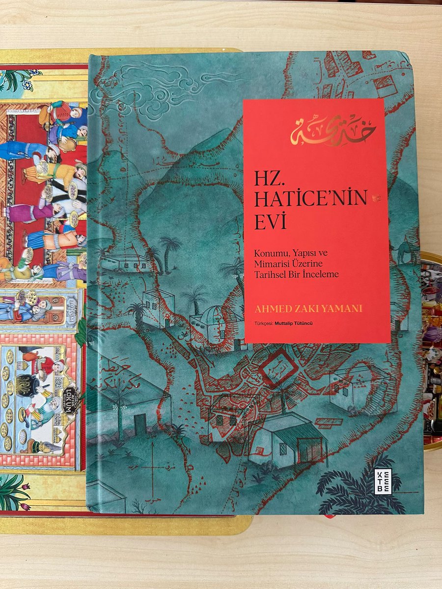 sureyyaeroglu's tweet photo. Çok anlamlı, şahane bir hediye 🥰çok teşekkür ederim sevgili @kayamerthasan_ https://t.co/MAAFiHlCZs