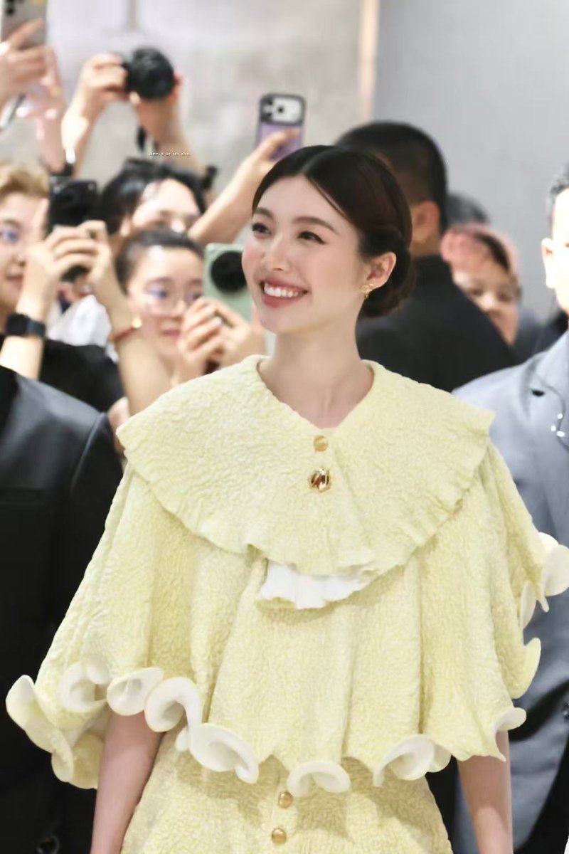 marco_chen3's tweet photo. 我宝宝好明媚✨

LINGORM DIOR BA AT PARAGON
#OrmKornnaphat #Dior
#LingOrmAtDiorSiamParagon 
@ormmormm @Dior @XFashion https://t.co/RSP3cSy7xn