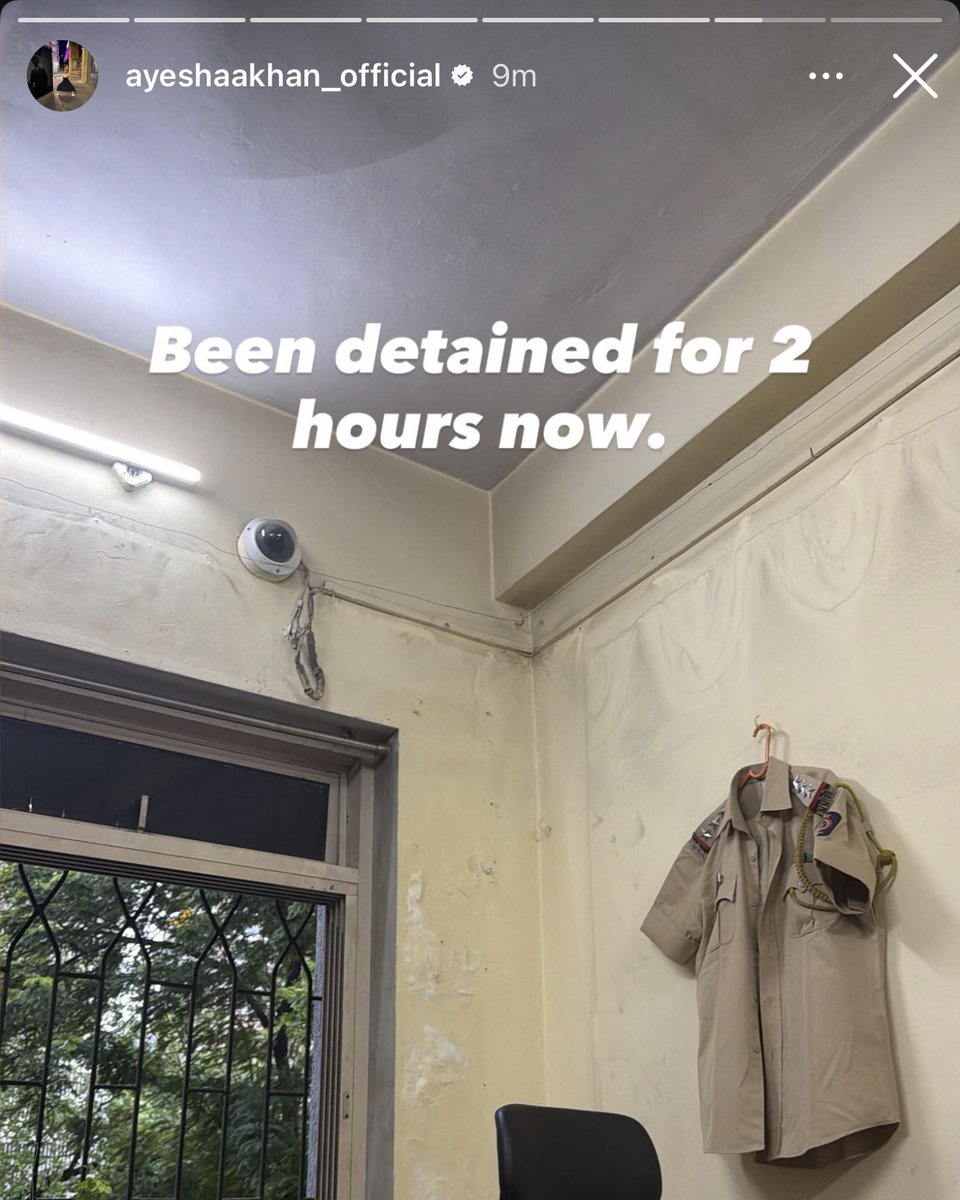 bhav_paaji's tweet photo. Actress Ayesha Khan detained by Mumbai police during protest https://t.co/vVt5Y5S6Hd