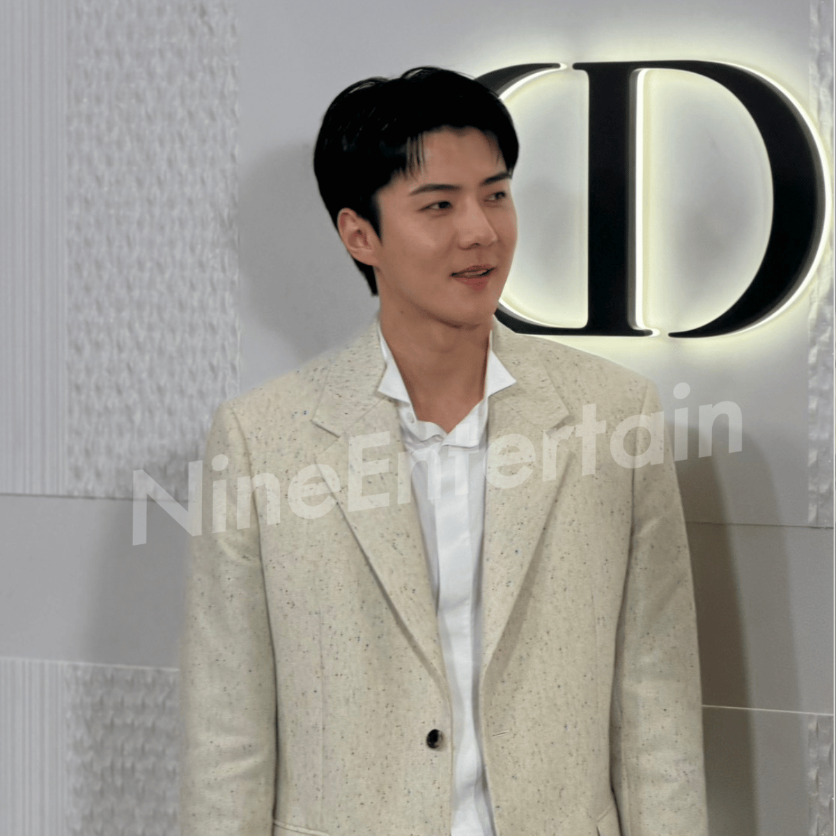 NineEntertain's tweet photo. หล่อตาแตก!  #เซฮุน มาหา EXO-L ที่ประเทศไทยแล้วนะ เสิร์ฟความหล่อแบบ Pro Max เริ่ด เลิศ เฬิศ เริ่ฏ เลิ้ดดดดด .-ไนน์เอ็นเตอร์เทน
.
.
#SEHUNxDIOR 
#SEHUN
#EXO 
#ไนน์เอ็นเตอร์เทน
#DiorSiamParagonxSehun https://t.co/wU1gHzdZ7L