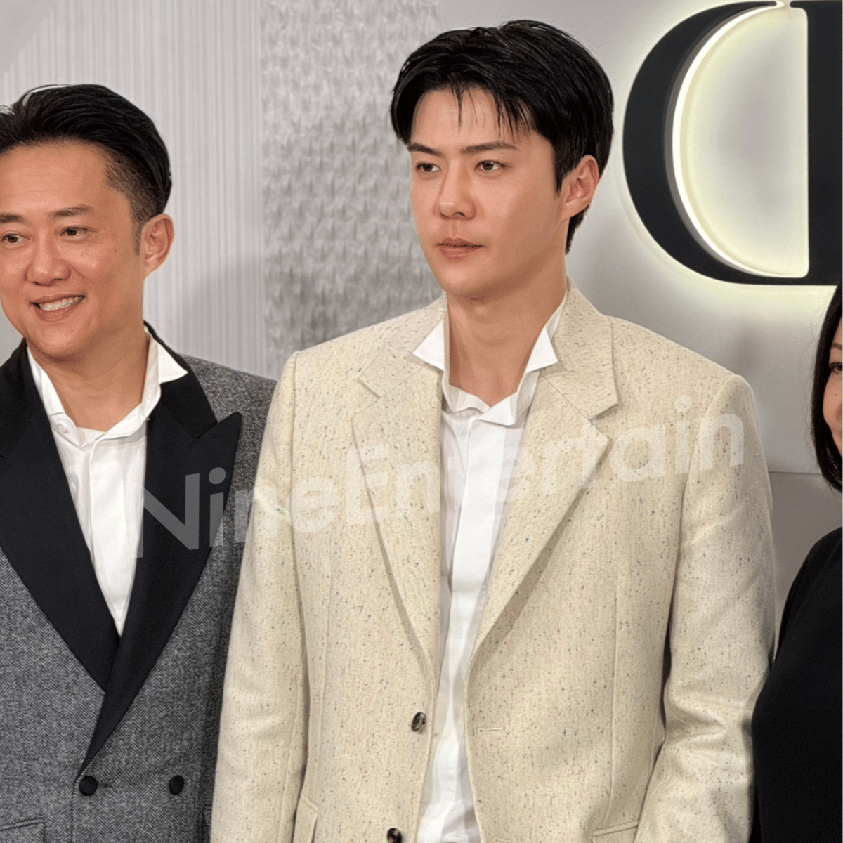NineEntertain's tweet photo. หล่อตาแตก!  #เซฮุน มาหา EXO-L ที่ประเทศไทยแล้วนะ เสิร์ฟความหล่อแบบ Pro Max เริ่ด เลิศ เฬิศ เริ่ฏ เลิ้ดดดดด .-ไนน์เอ็นเตอร์เทน
.
.
#SEHUNxDIOR 
#SEHUN
#EXO 
#ไนน์เอ็นเตอร์เทน
#DiorSiamParagonxSehun https://t.co/wU1gHzdZ7L