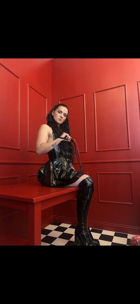 KitKatQueen🖤⚜️⛓️ tweet media