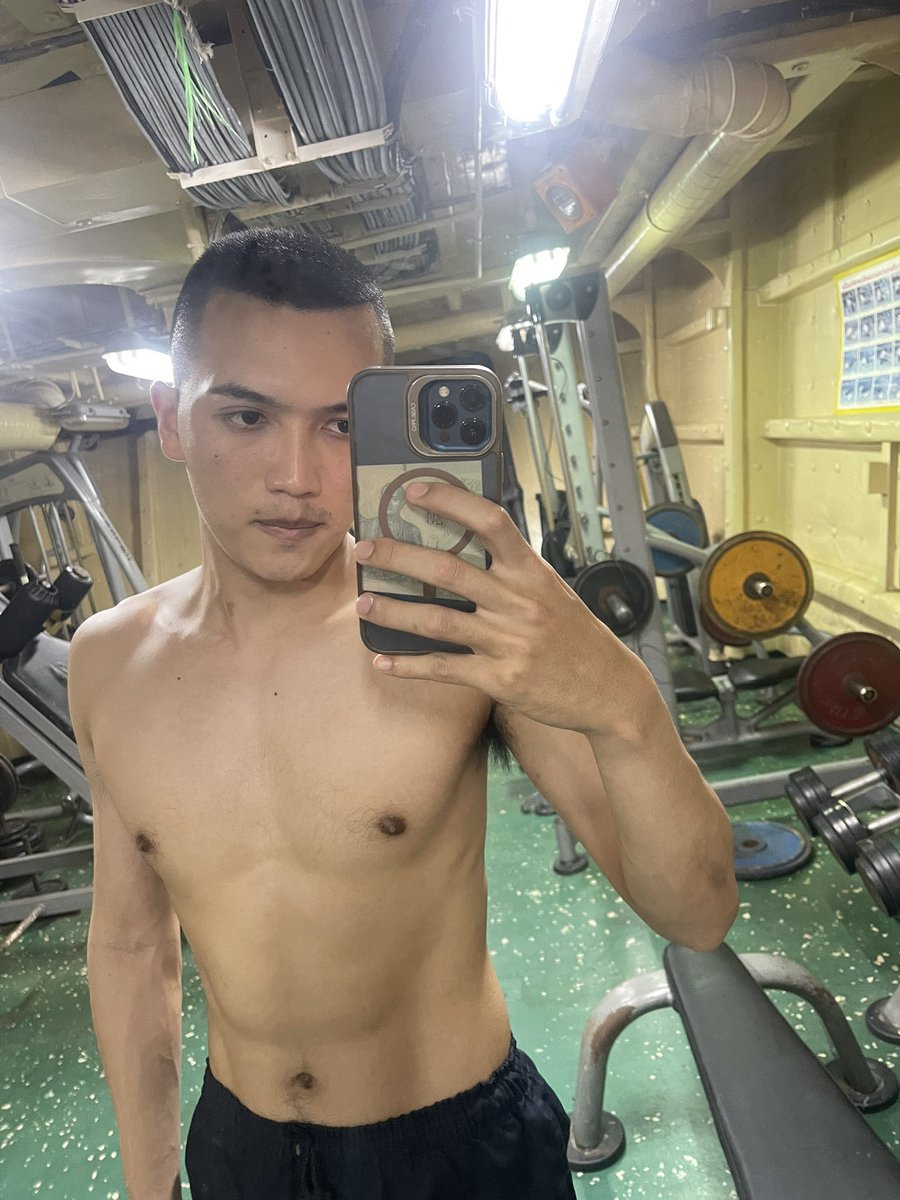 sihnum6's tweet photo. แย่จัง #สัตหีบ https://t.co/gmtU1I04aT