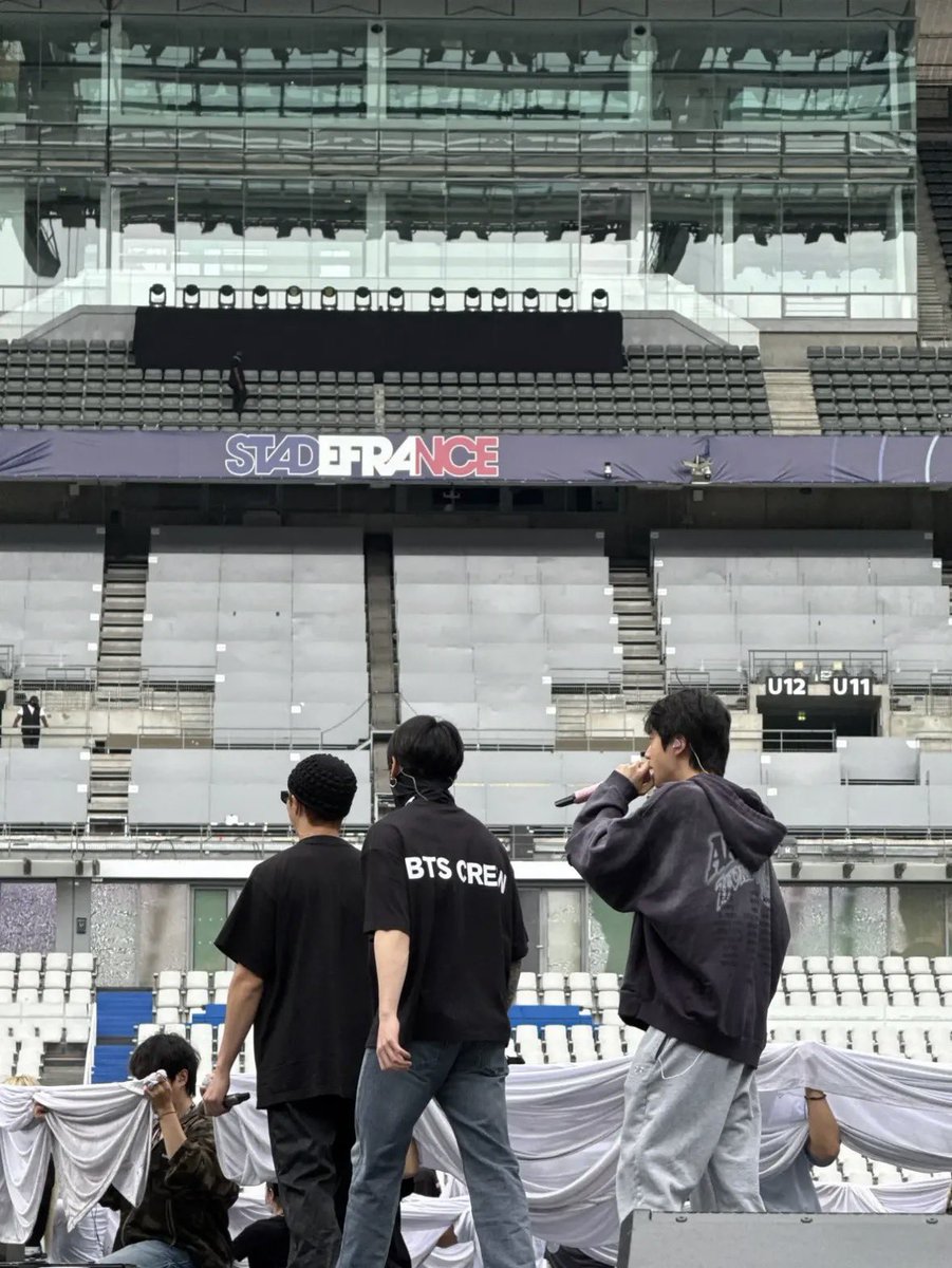 olive_jinnim's tweet photo. ぐるぐるぐる
ぐるぐるぐる
リーダーにずっと着いてく
永遠やってて欲しい
#Jinstagram
#방탄소년단진 #진 #BTSJIN #JIN https://t.co/vW1Czej2Z2