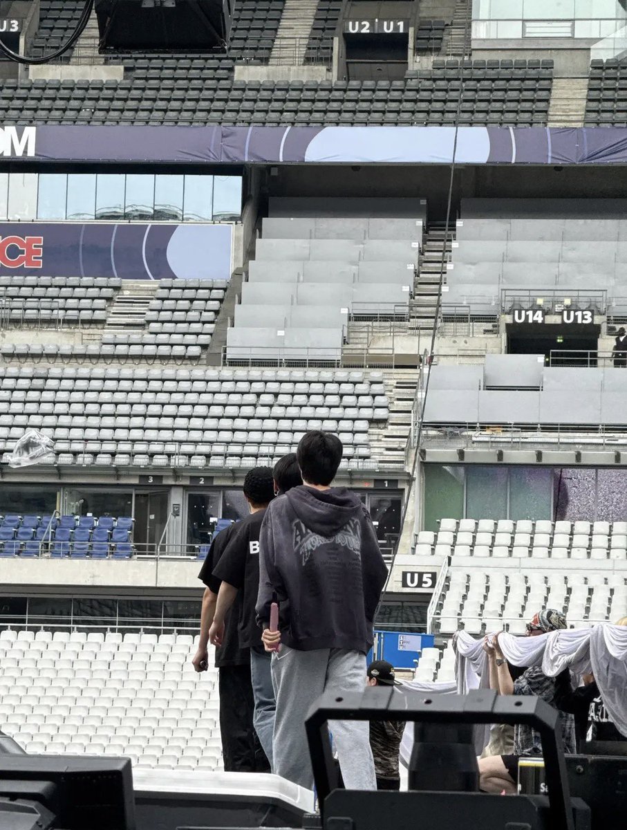 olive_jinnim's tweet photo. ぐるぐるぐる
ぐるぐるぐる
リーダーにずっと着いてく
永遠やってて欲しい
#Jinstagram
#방탄소년단진 #진 #BTSJIN #JIN https://t.co/vW1Czej2Z2