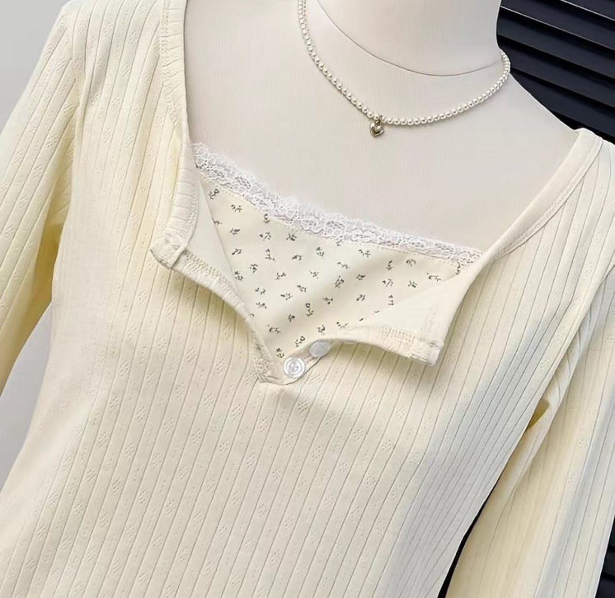 642annabelle's tweet photo. 🎈เสื้อแขนยาว สีเหลืองพาสเทล
✨ ใส่ไม่กี่ครั้งใหม่มาก
🌟 60 baht free shipping
#ส่งต่อเสื้อผ้ามือสอง #ส่งต่อสกินแคร์ #ส่งต่อเครื่องสําอาง #ส่งต่อเครื่องสําอางค์ #เครื่องสำอางมือสอง #ส่งต่อกระเป๋า #เสื้อผ้าสไตล์เกาหลี #กระเป๋ามือสอง https://t.co/XPm851WiWV
