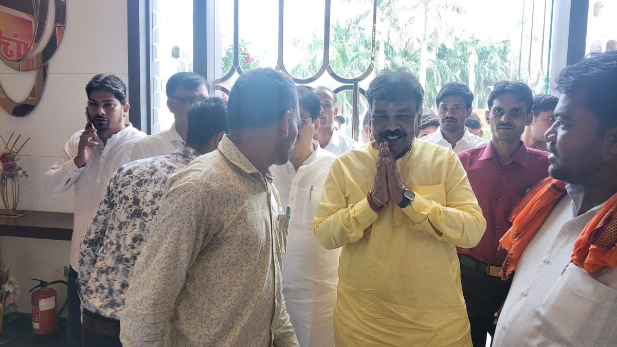 MlaGupta's tweet photo. आज अरोड़ा रिसॉर्ट लॉन-2 में आयोजित भारतीय जनता पार्टी के बूथ अध्यक्ष सम्मेलन में सम्मिलित होते हुए।

इस अवसर पर बूथ संगठन को और अधिक सशक्त, सक्रिय एवं प्रभावी बनाने, आगामी संगठनात्मक कार्यक्रमों को गति प्रदान करने तथा जनसेवा के संकल्प को जन-जन तक पहुँचाने जैसे महत्वपूर्ण विषयों https://t.co/v4xGUDT724