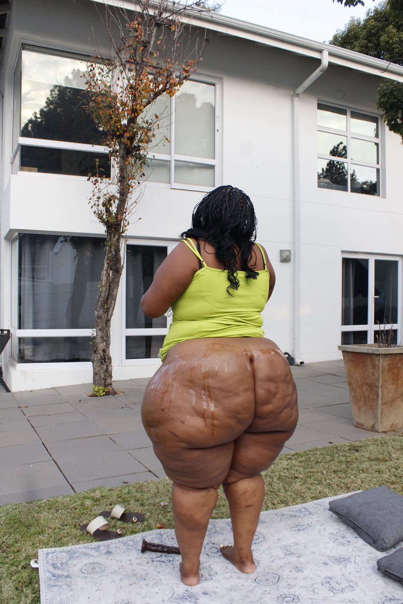zama_thebutt's tweet photo. You know what to do if u wanna see that butt juggling https://t.co/gcWpn8Y6Ga https://t.co/dXLRgavrVm