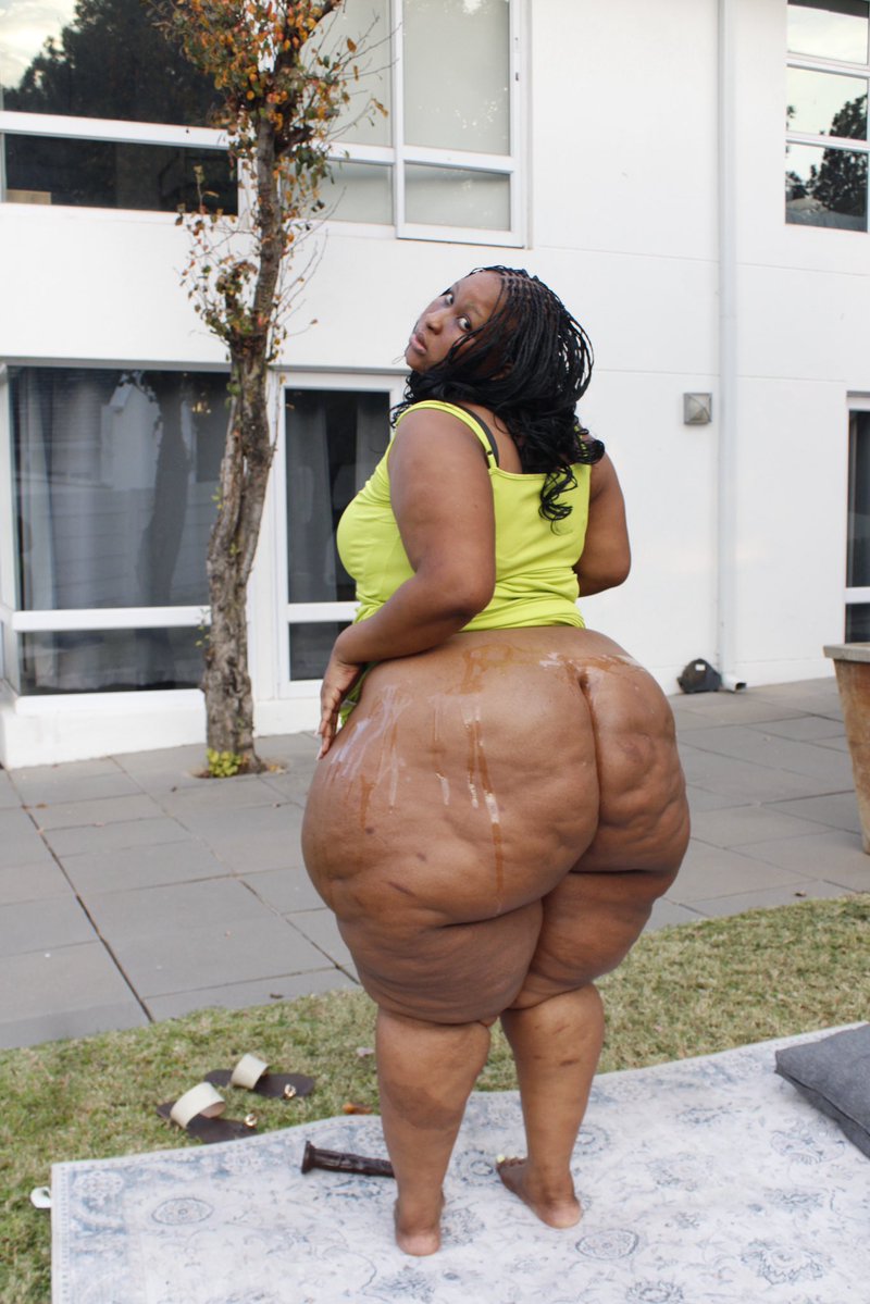 zama_thebutt's tweet photo. You know what to do if u wanna see that butt juggling https://t.co/gcWpn8Y6Ga https://t.co/dXLRgavrVm