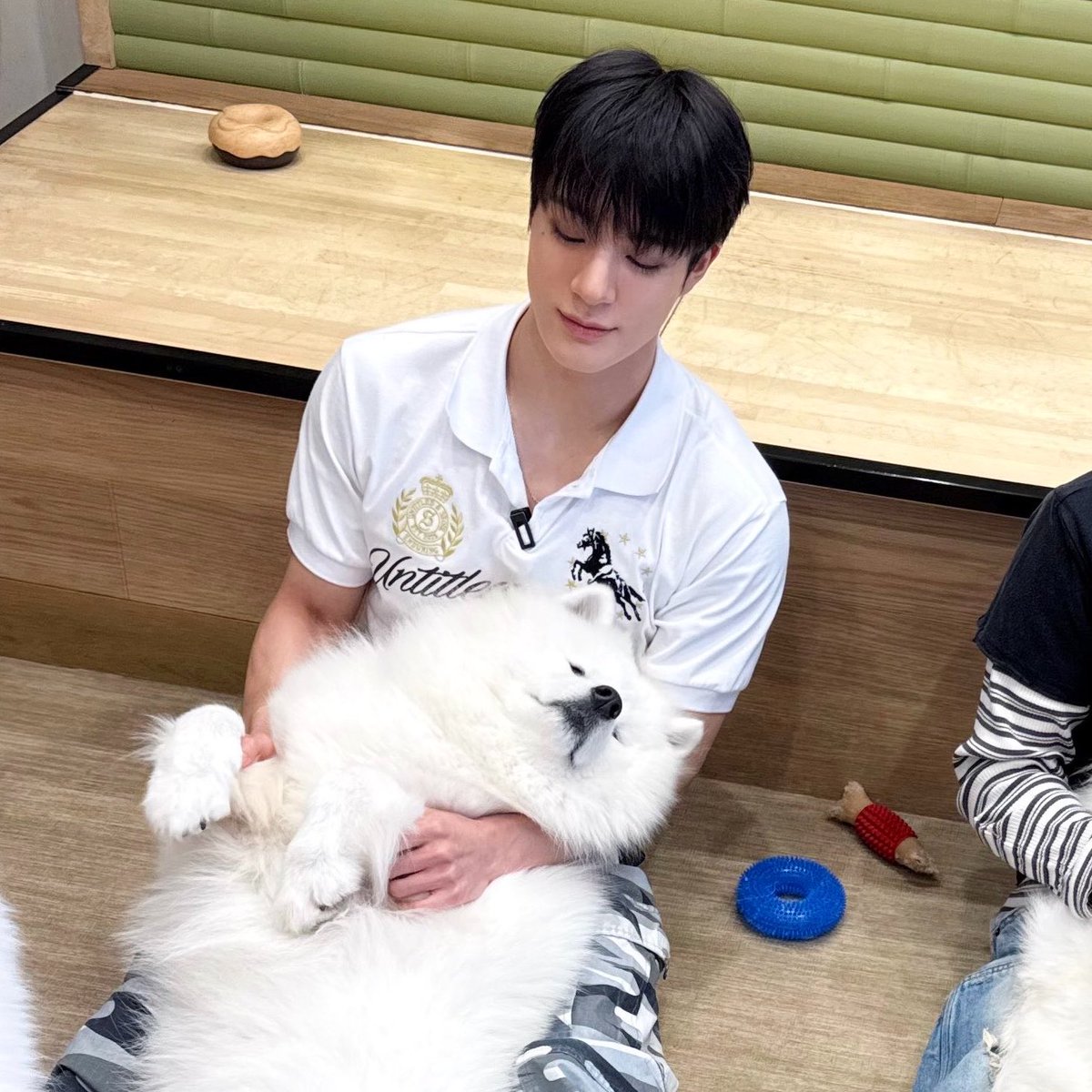 jenmong23's tweet photo. jeno and jeno 😅😅 https://t.co/4I6fcqNWdl