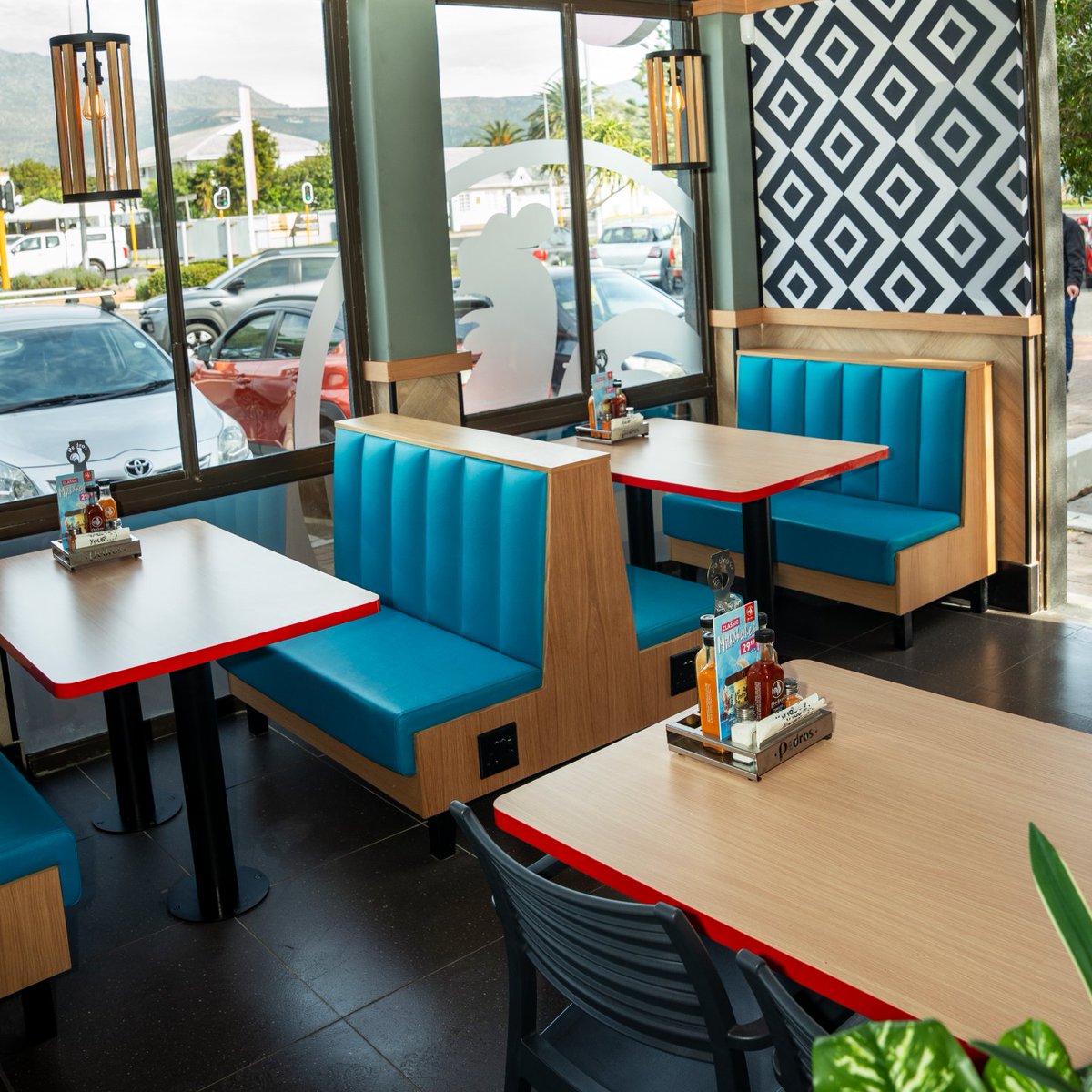 PedrosChicken's tweet photo. Olá, Cape Town!

Pedros BP Tokai is officially OPEN and ready to serve that Flame Grilled goodness!

📍 BP Blue Route, Cnr Main &amp; Tokai Road.

Congratulations to our lucky Store Opening Winner: @BiancaPuzi 🥳

See you in store!
#VivaPedros https://t.co/cwecnmBYqp